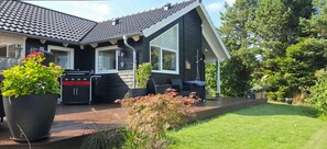 Terrace/patio - Close to water – calm, spa and comfort (Skibby)