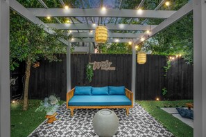 Property grounds - Empress Garden Villa (Houston)