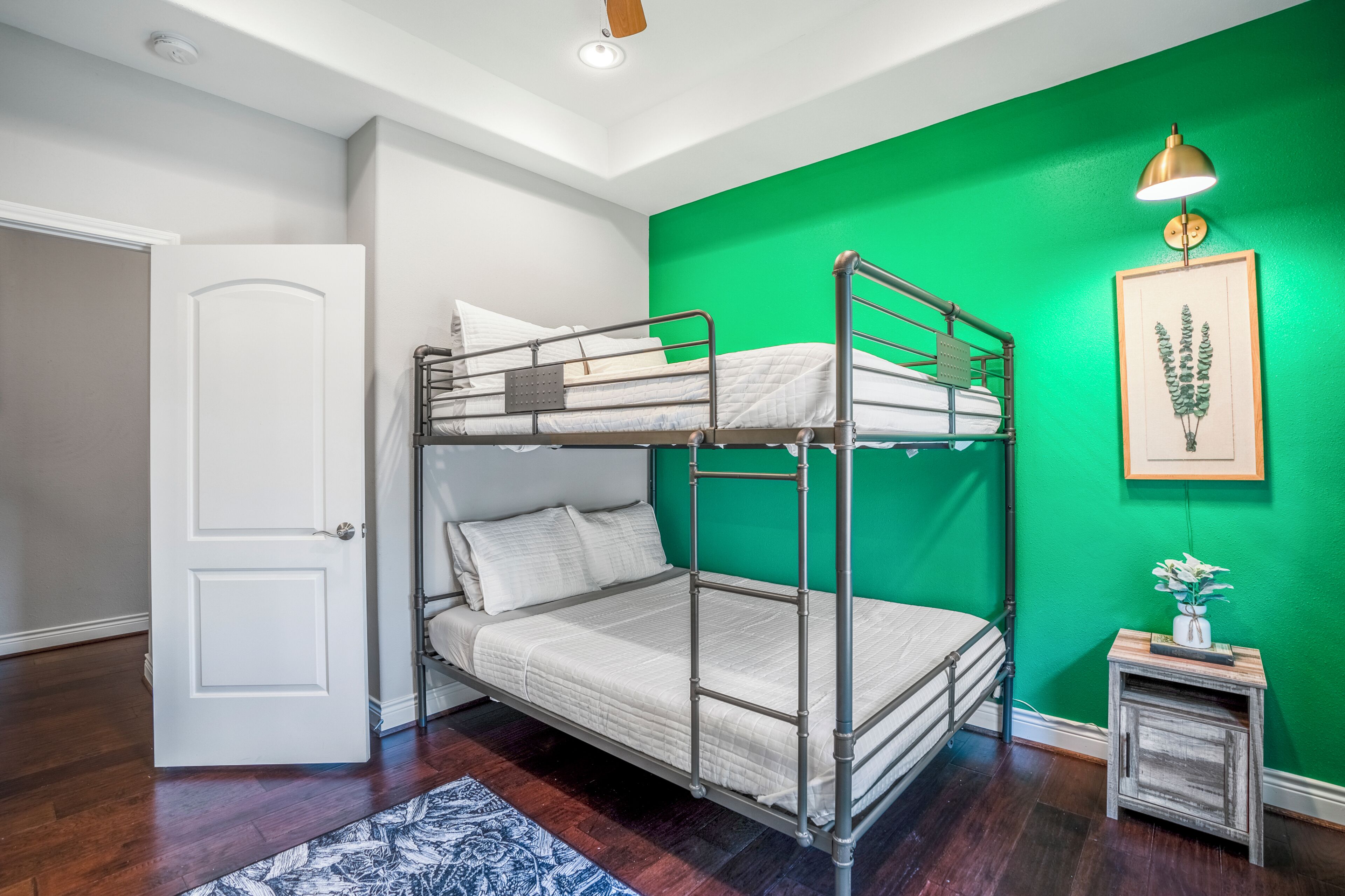 Luxury House, 4 Bedrooms, Non Smoking, Pets allowed