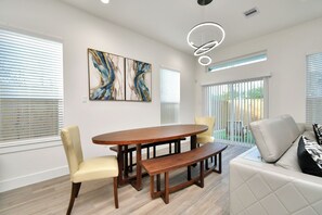 Dining - Goodhope (Houston)