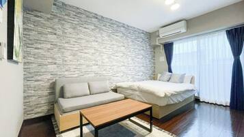 WiFi (free), bed sheets