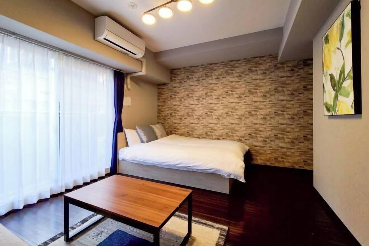 WiFi (free), bed sheets
