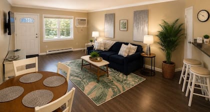 Downtown Ocean City Walk to Beach & Boardwalk Renovated Condo w/Parking/Laundry