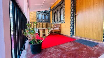 Suite, Balcony, Mountain View | Property grounds
