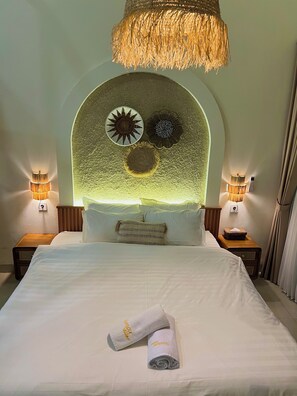 Desk, laptop workspace, iron/ironing board, free WiFi - Numar Villas Jogja (Depok)