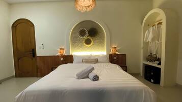 Design Villa, 1 King Bed, Private Bathroom