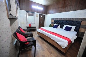 Standard Room - Hotel Venkatesh (Varanasi)