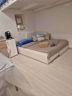 1 bedroom, free WiFi, bed sheets - Mama'sweet home (Sperlonga)