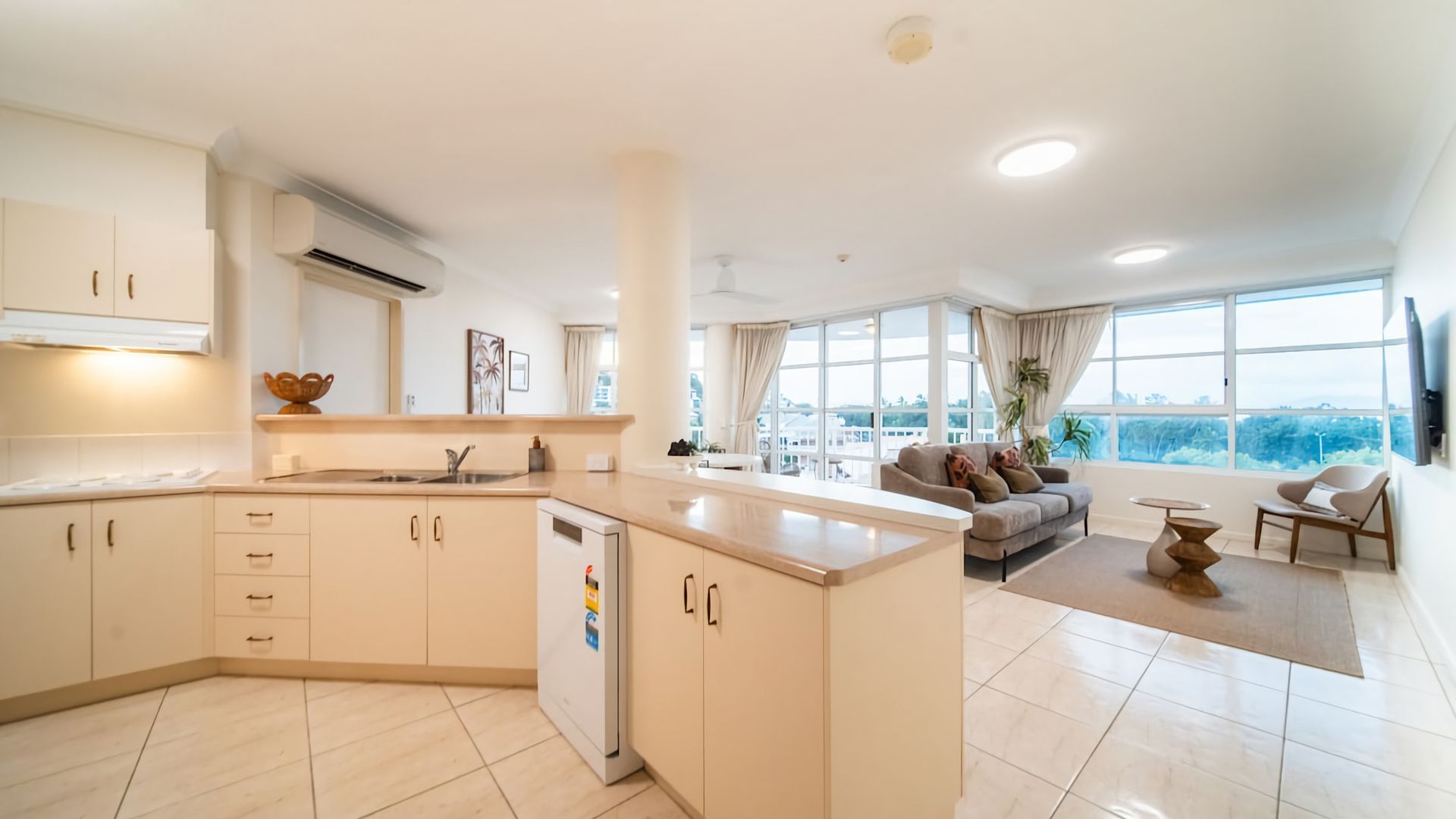 Full kitchen image 2