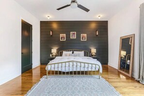 5 bedrooms, iron/ironing board, WiFi, bed sheets -  Spacious NOLA Home Near French Quarter (New Orleans)
