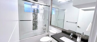 1 Bedroom with WIFI, Laundry, Queen Bed, Sofa Bed. Close to Transit and Grocery