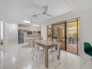Dining - Pet-Friendly Retro Beach House | Walk to Dog Beach | Sleeps 8 (Sunshine Coast)