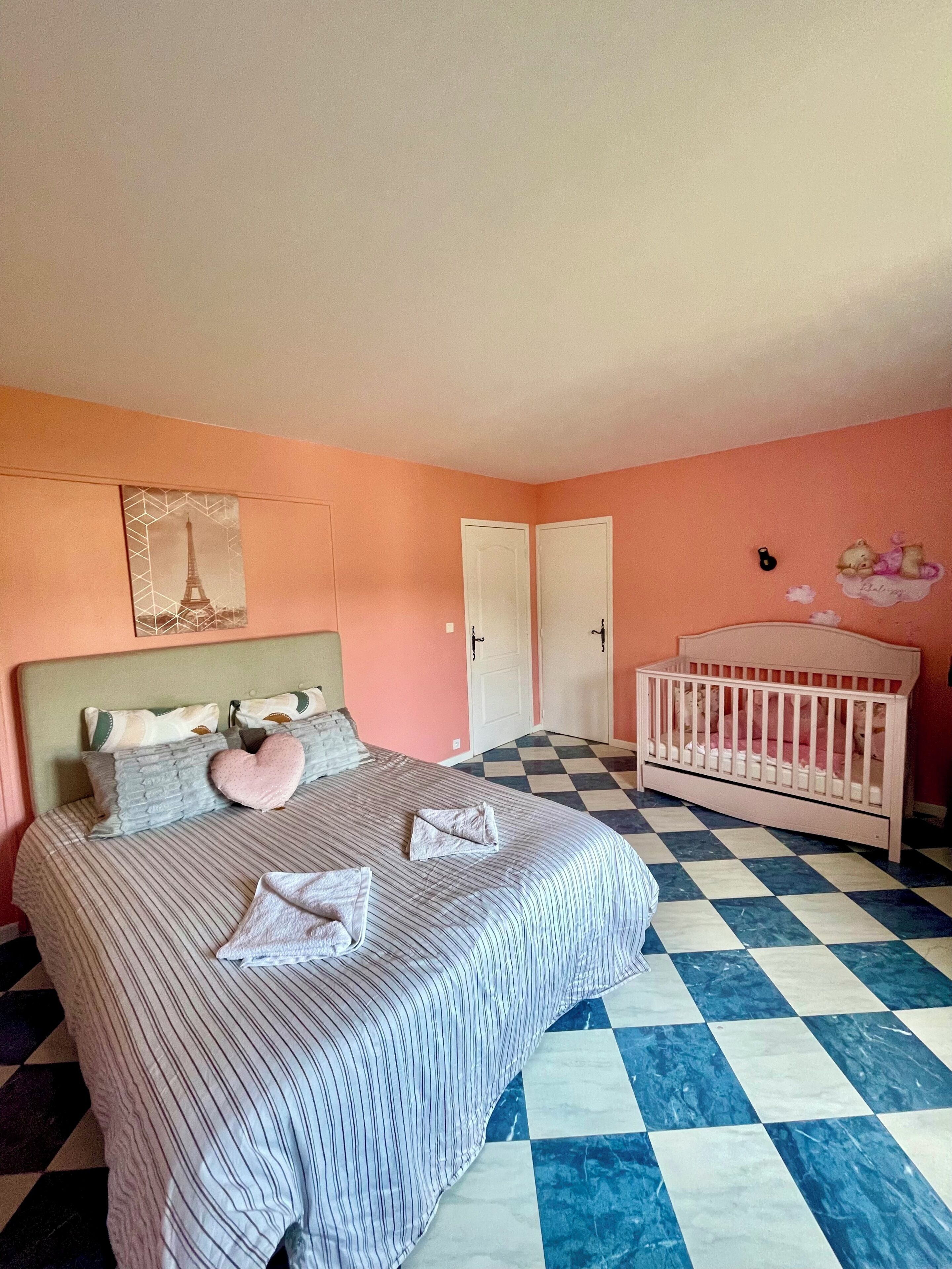 4 chambres, fer et planche à repasser, Wi-Fi gratuit, draps fournis