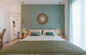4 bedrooms, desk, iron/ironing board, travel cot - Private Villa with Pool and Garden: 4 Rooms a few steps from the Sea. (Ispica)