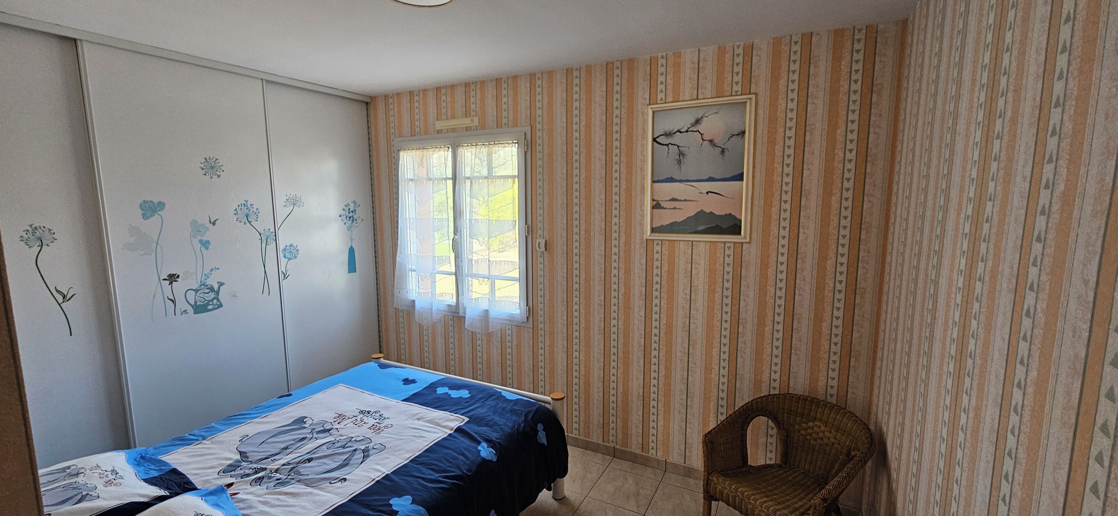 5 habitaciones, internet y ropa de cama 