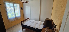 5 bedrooms, internet, bed sheets - Seasonal rental St Gilles Croix de Vie (Le Fenouiller)