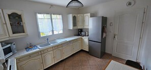 Private kitchen - Seasonal rental St Gilles Croix de Vie (Le Fenouiller)