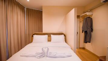 Free WiFi, bed sheets