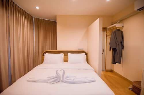 Honeymoon Room