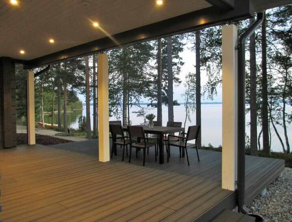 Villa Confort, patio, vista al lago | Restaurante al aire libre