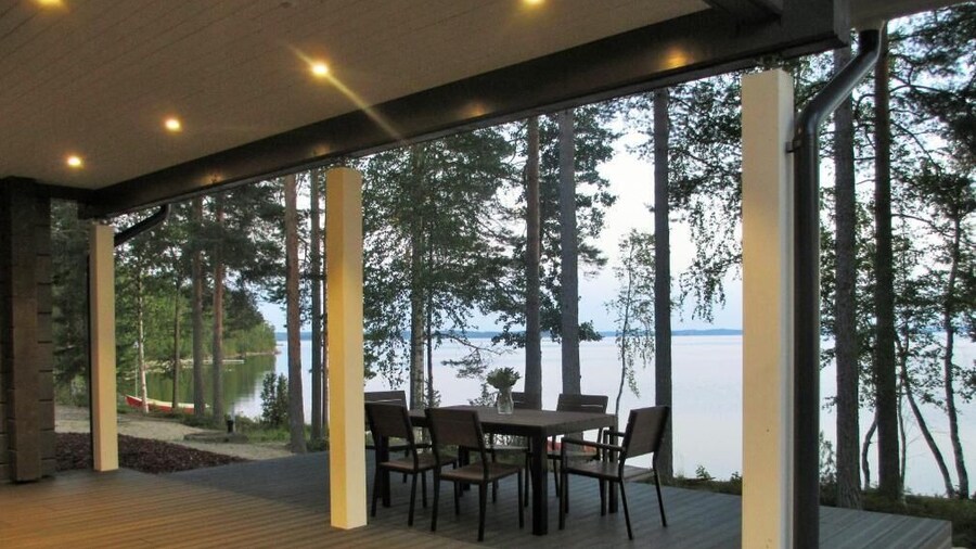Lakeside Cottages