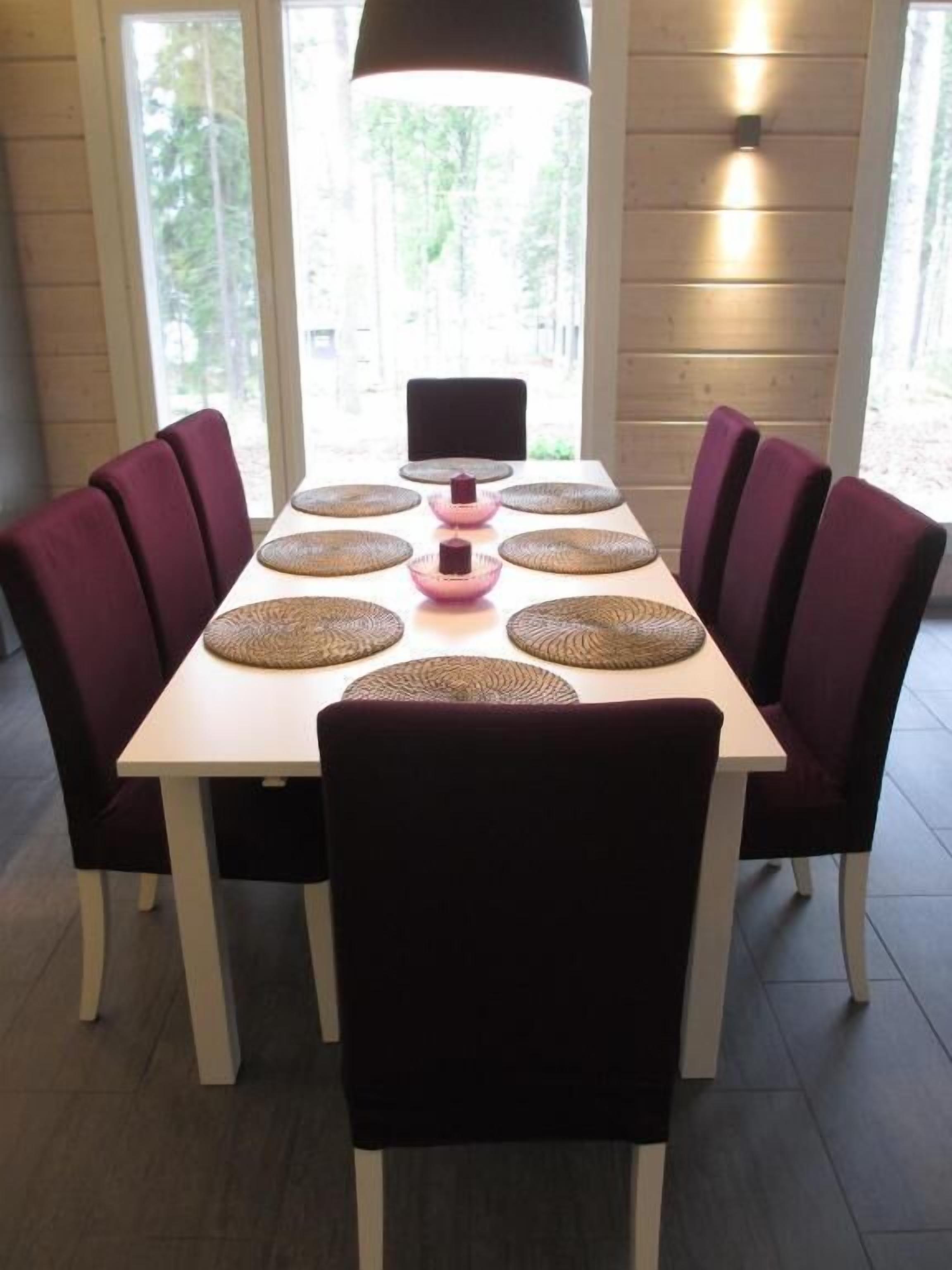 Comfort-huvila, patio, järvinäköala | Ruokailu