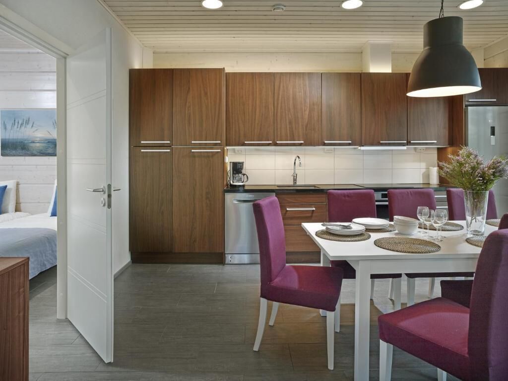 Comfort-huvila, patio, järvinäköala | Ruokailu