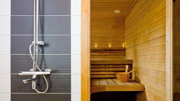 Comfort Villa, Patio, Lake View | Sauna