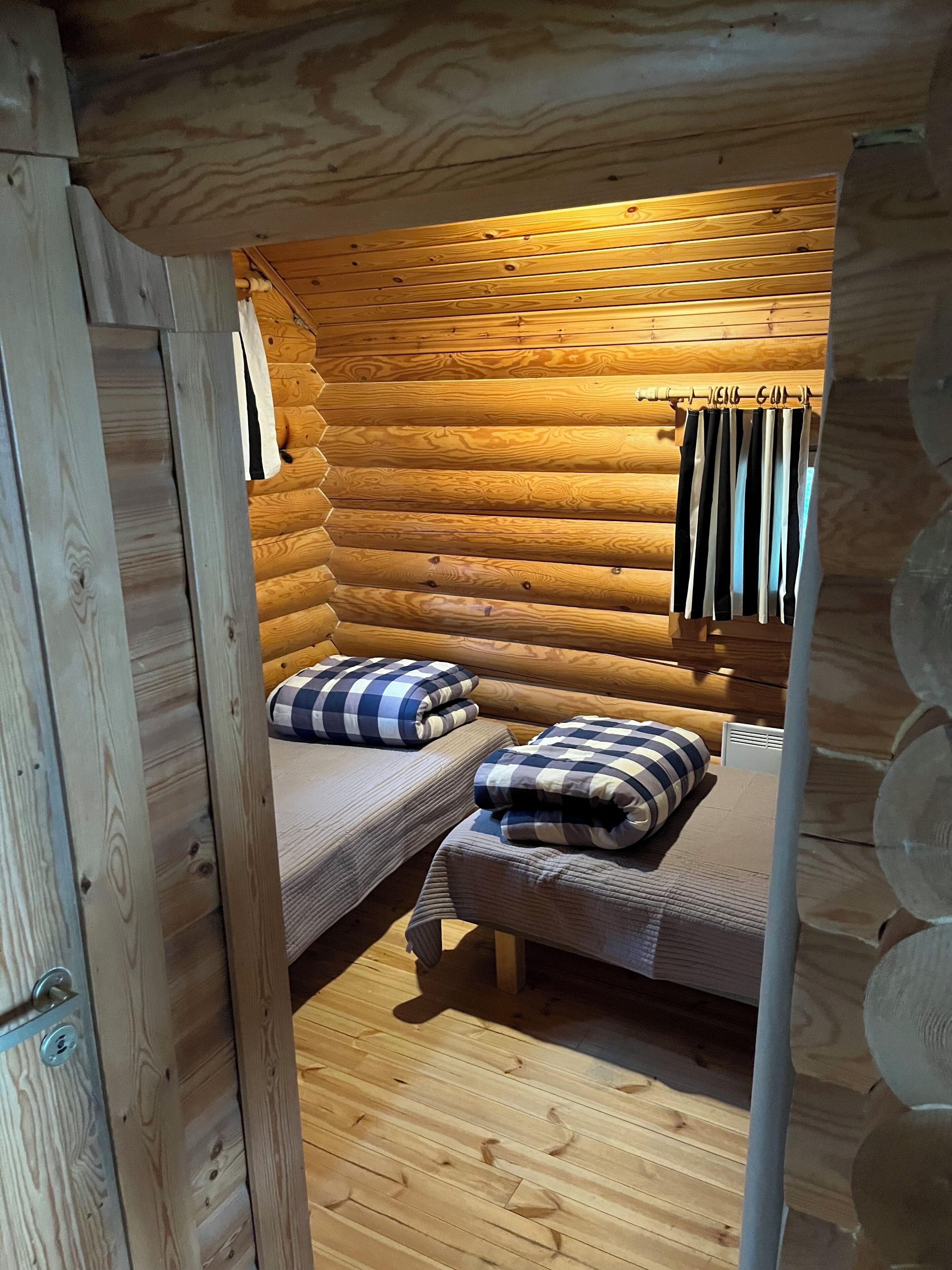 Ferienhütte, Seeblick