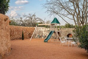 Children’s area - Hort de Ca'n Salvà. Santa Maria del Cami (Santa Maria del Camí)