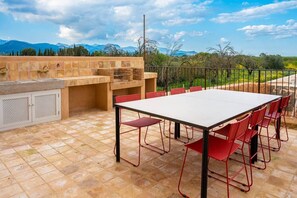 Outdoor dining - Hort de Ca'n Salvà. Santa Maria del Cami (Santa Maria del Camí)