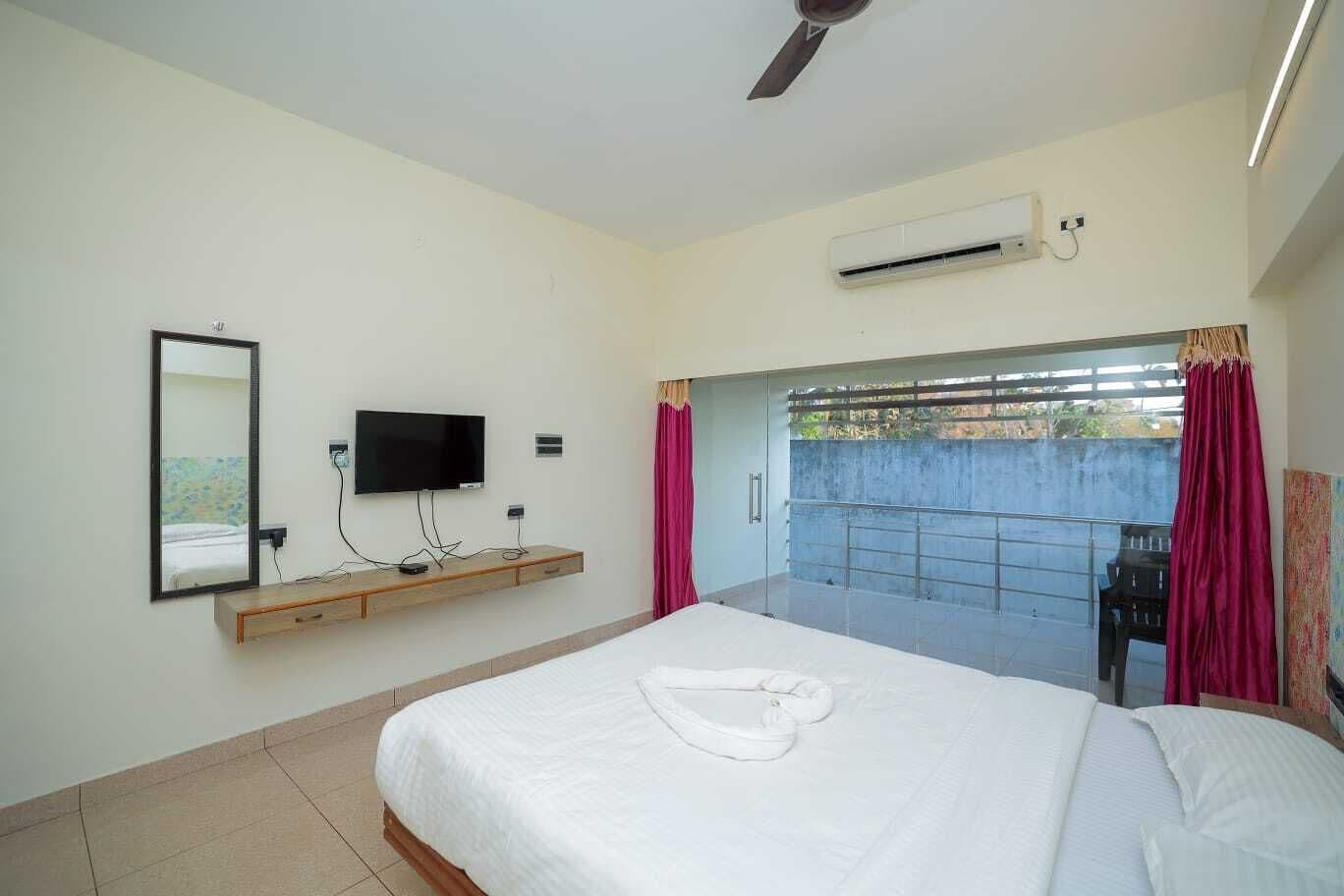 Superior Room | Desk, free WiFi, bed sheets