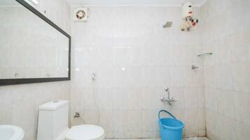 Deluxe Room | Bathroom