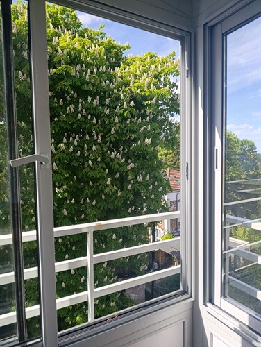 Studio in the greenery with view of Paris 12 mn paris Montparnasse