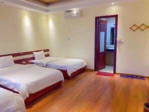 Studio Classique, balcon, vue ville