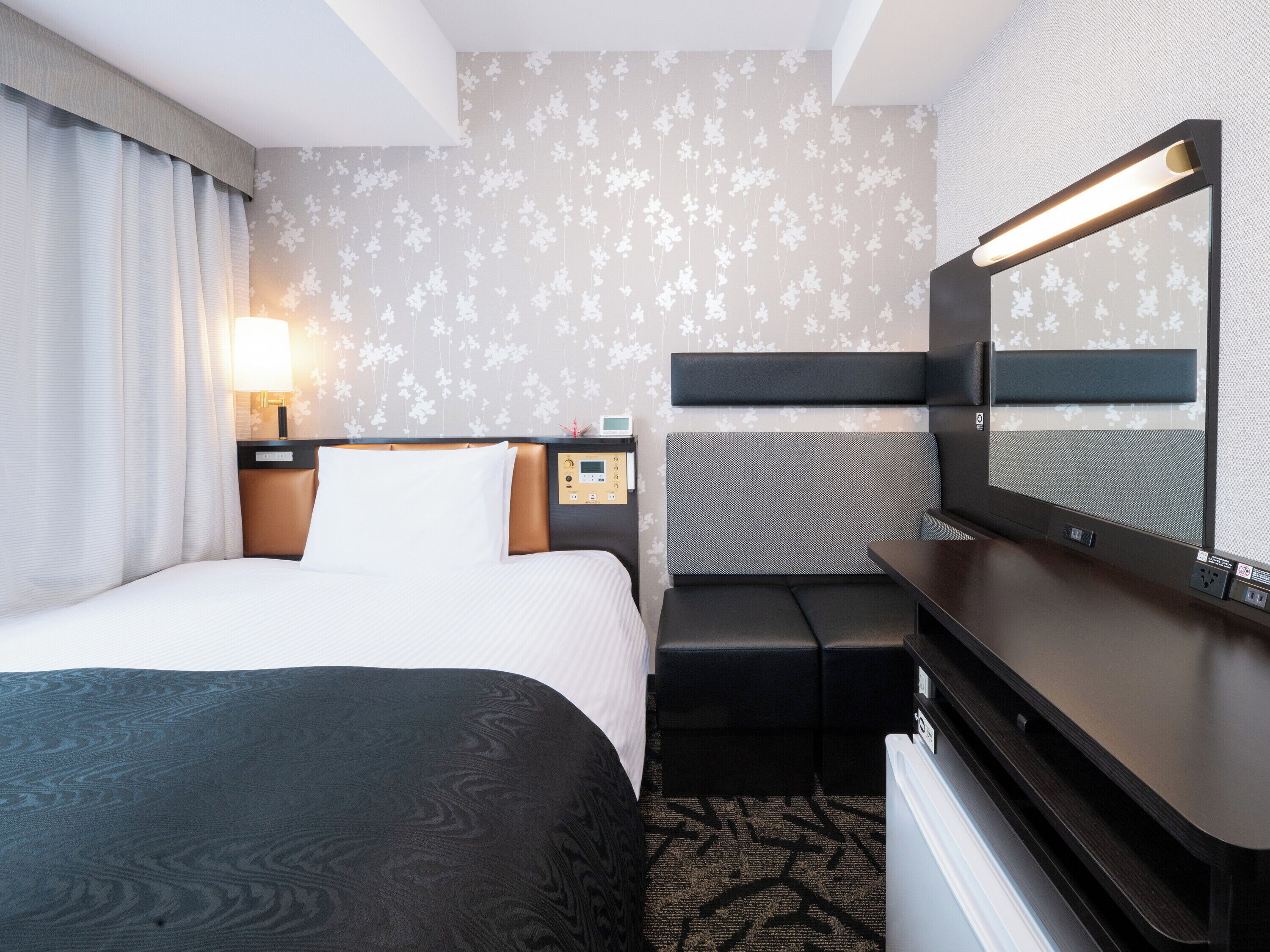 Cozy Standard Room (1 Adult) - Non - Smoking | Down duvets, desk, laptop workspace, blackout curtains