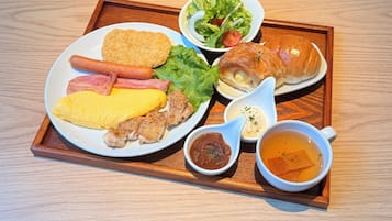 Daily cooked-to-order breakfast for a fee