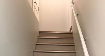 Cozy 1-Bedroom Apartment in Calgary with Kitchenette