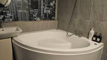 Deluxe Double Ocean View - No Parking | Bathroom