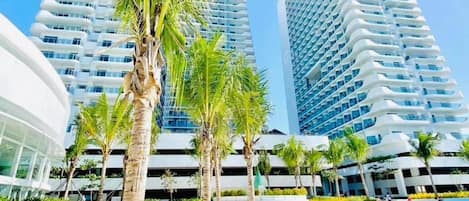 Condo, 1 Bedroom, Accessible, Patio | Pool | Outdoor pool