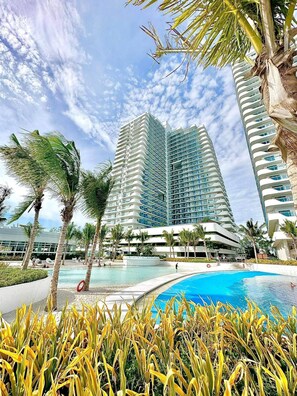 Pool - Cozy Studio Condo With Resort Amenities in San Fernando (San Fernando)