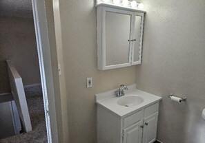 Bathroom - Spacious and Convenient 3-bedroom Home (Lansing)