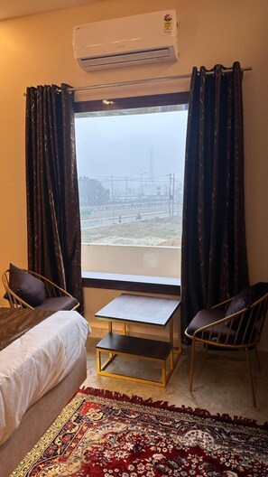 Superior Room | Interior - Hotel Highway Retreat (Gajraula)