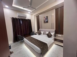 Rollaway beds (surcharge), WiFi (free), bed sheets
