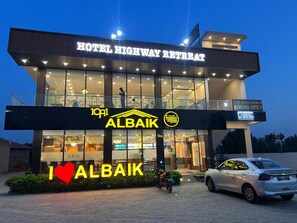 Exterior - Hotel Highway Retreat (Gajraula)