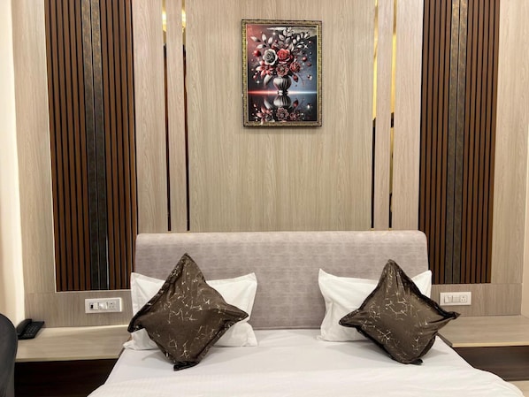 Deluxe Room - Hotel Highway Retreat (Gajraula)