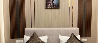 Hotel Highway Retreat