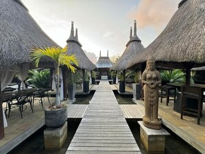 Outdoor dining - Domaine alizee  (Grand-Baie)