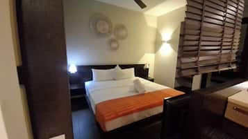 Appartement Deluxe, plusieurs lits, balcon, vue piscine