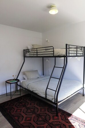 3 Schlafzimmer, Bügeleisen/Bügelbrett, WLAN, Bettwäsche